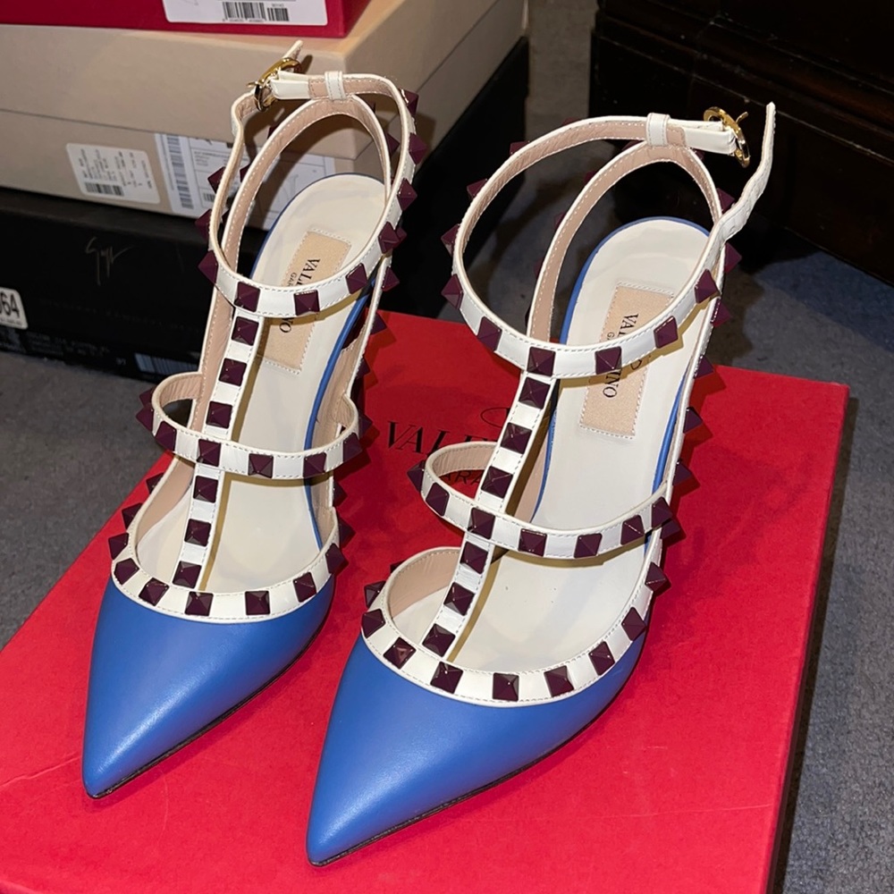 VALENTINO GARAVANI Rockstud pumps